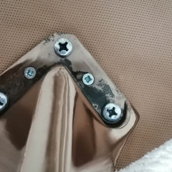 Ergül Mobilya’da Kırılan Sandalye Ayakları Ve Bozuk Koltuk Fermuarı, Servis Yardımcı Olmadı