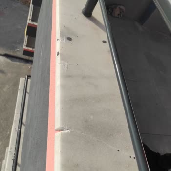 Teslimat Asansörü Balkonumu Zedeledi, Mağaza Yanıt Vermedi