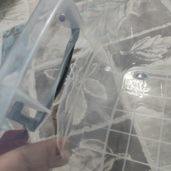 Kırık Oyuncak Kutusunun Ücretsiz Değişim Talebi