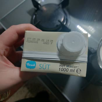 A101 Şirinevler Şubesinde Son Kullanma Tarihli Sütlerin Bozulması Çocuk Sağlığını Tehdit Ediyor