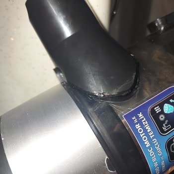 Garanti Kapsamındaki Arnica Süpürge Bağlantı Parçası Kırıldı Ve Kalitesiz Tamir