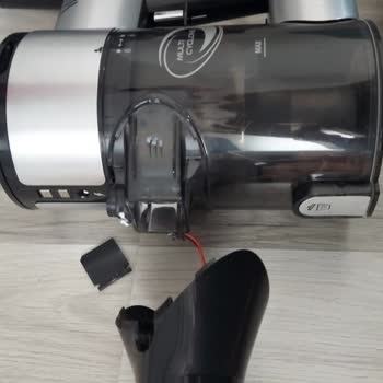 Garanti Kapsamındaki Arnica Süpürge Bağlantı Parçası Kırıldı Ve Kalitesiz Tamir