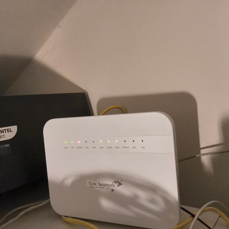 Modemli Sabit İnternetim Tek Kişi İçin Kesildi, 10 Arama Sonrası Çözüm Yok