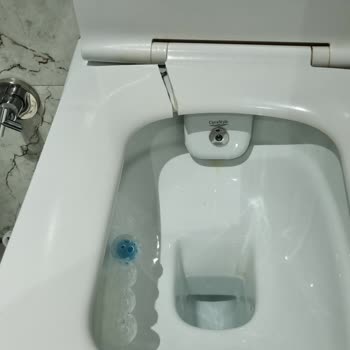 Cerastyle Klozet Kapakları Altı Ayda Kırıldı, Ücretsiz Değişim Talebi