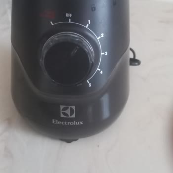 Electrolux Buz Kırıcı Sürahisi Çatladı, Yetkili Servisle İletişim Sağlanamıyor
