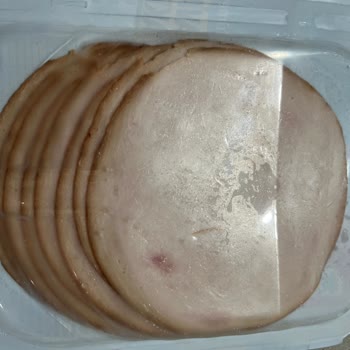 Son Kullanma Tarihi Geçmemiş Hindi Füme Paketi Bozulmuş Ve Tüketilemez