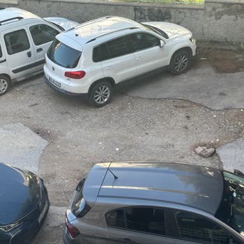 Bornova Evka 3'te Uzun Süredir Onarılamayan Çamurlu Sokak Ve Güvenlik Tehlikesi