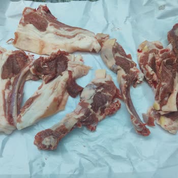 Kalıntı Yağ, Kıl Ve Kalitesiz Kuzu Pirzola Şikayeti