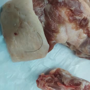 Kalıntı Yağ, Kıl Ve Kalitesiz Kuzu Pirzola Şikayeti