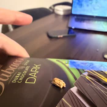 Çikolatada Sert Yabancı Cisim Diş Kanamasına Neden Oldu Şirketten Açıklama Ve Tazminat Talebi