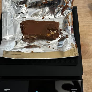 Ambalajdaki 33 Gram Yazılı Olmasına Rağmen 25 Gram Gelen Çikolata Kırık Ve Eksik