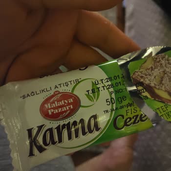 Antep Fıstıklı Yazılı Cezerye Gerçekte Neredeyse Fıstıksız