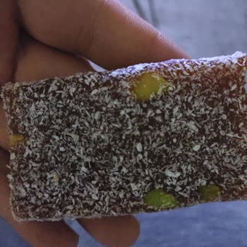 Antep Fıstıklı Yazılı Cezerye Gerçekte Neredeyse Fıstıksız