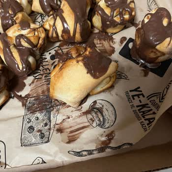 Üç Paket Çiğ Cinnamon Roll İçin Ücret İadesi Ve Telafi Talebi