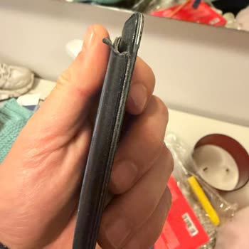 Apple Cüzdan Kenar Soyulması Ve Değişim Talebi