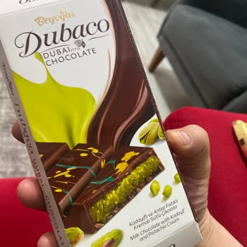 Şok Çikolatasının İçinden Çıkan Kırmızı Lastik Parçası Sağlığıma Tehdit