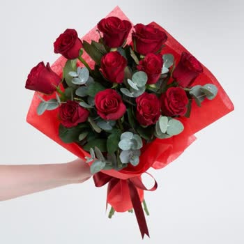 Sevgililer Günü Çiçeği Gecikmeli Ve Solmuş Teslim Edildi, Müşteri Hizmetleri Çözüm Sunmadı