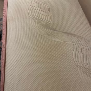 Evline Yatak Sabahları İse Yorgun, Bitkin Ve Adeta Darbe Almış Gibi Uyanıyorum