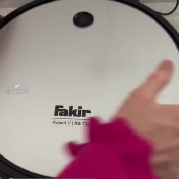 Fakir Robot Süpürgem Şarjdan Geri Geliyor!