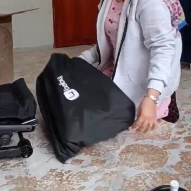 Eksik Parçalar Ve Yanıtsız Destek Nedeniyle Bebek Arabası Siparişinde Mağduriyet