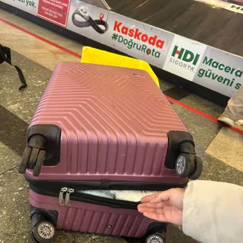 Ajet Uçuşu Sonrası Sabiha Gökçen'de Hasarlı Bagaj Ve Rapor Eksikliği