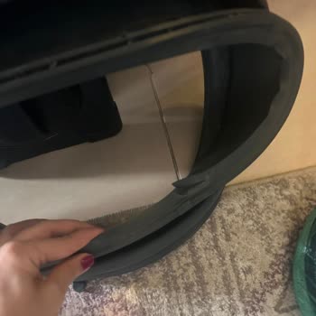 Bosch Çamaşır Makinesinde Kısa Sürede Kapağın Lastiği Yırtıldı, 4000 TL Ücret İadesi Talebi