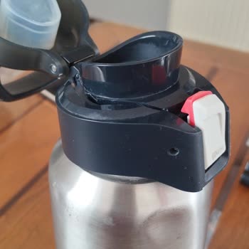 5 Yıllık Garanti Olmasına Rağmen Matara Kapağı Kırıldı Ve Yedek Kapak Bulunamıyor