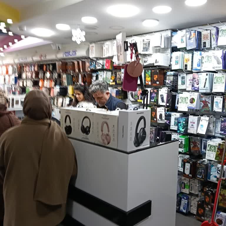 Kalitesiz Cam Film Ve Kibirli Personel Nedeniyle Ücret İadesi Talebi