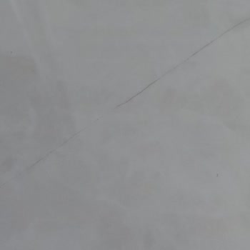 Qua Granite Yüzeysel Çatlaklar ve Sır Atması Oldu