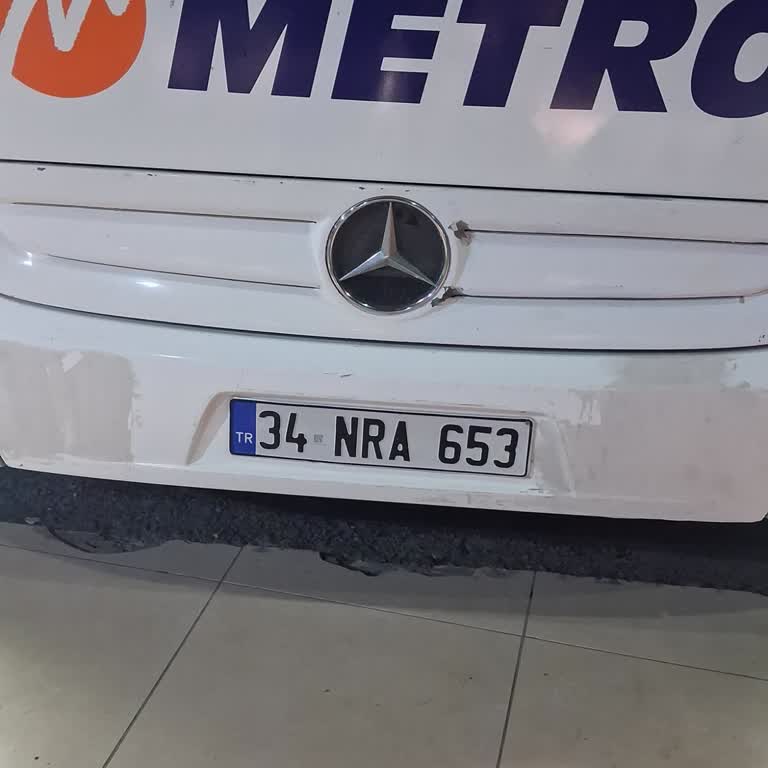 Koltuklar Kırık, Bagaj Kapakları Açılmıyor Ve Personel İlgisiz