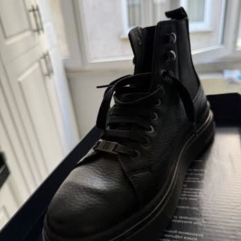 Derimod Deri Botta Hızlı Deformasyon Ve Mağaza Çalışanlarının İlgisizliği