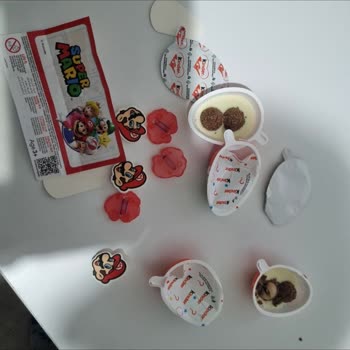 Kinder Sürpriz Yumurta'larında Aynı Oyuncak Üç Kez Çıktı