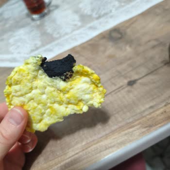 Eti Gong Ballı Hardallı Cipslerde Kararmalar Vardı