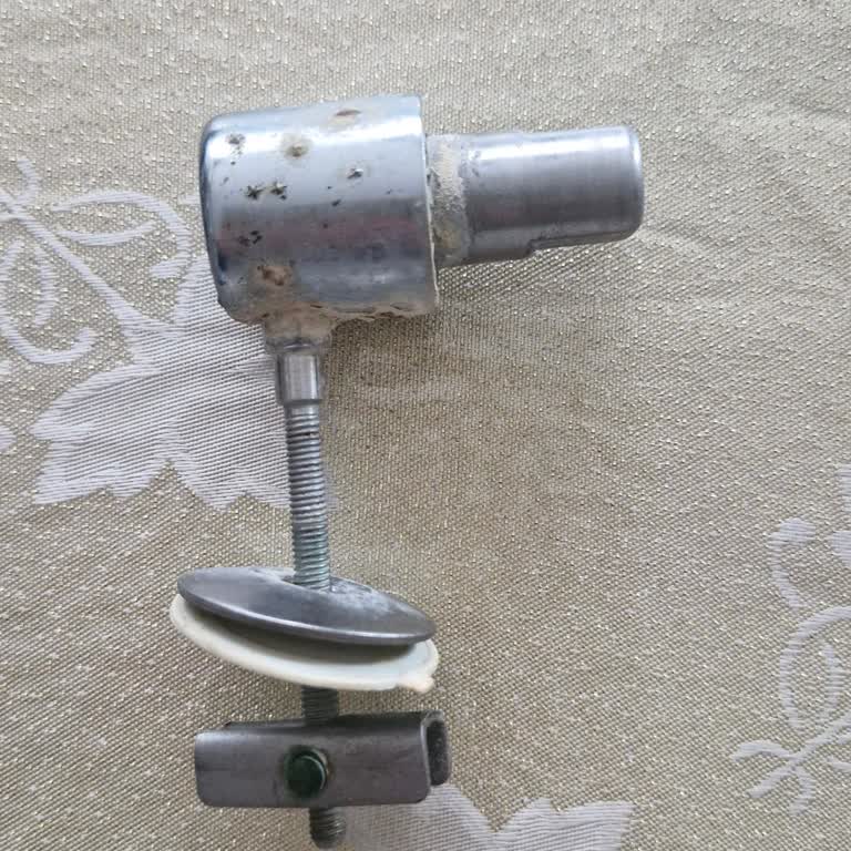 Güral Vit Klozet Menteşe Takımı Eksik