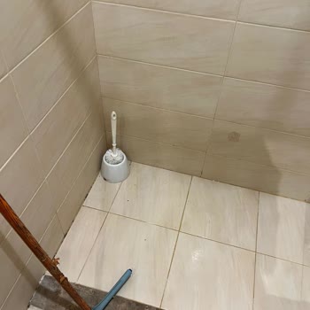 Kirli Otel Ve Yanıtsız Turizm Şirketi İade Ve Yeni Konaklama Talebi