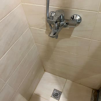 Kirli Otel Ve Yanıtsız Turizm Şirketi İade Ve Yeni Konaklama Talebi