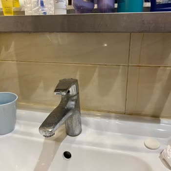 Kirli Otel Ve Yanıtsız Turizm Şirketi İade Ve Yeni Konaklama Talebi