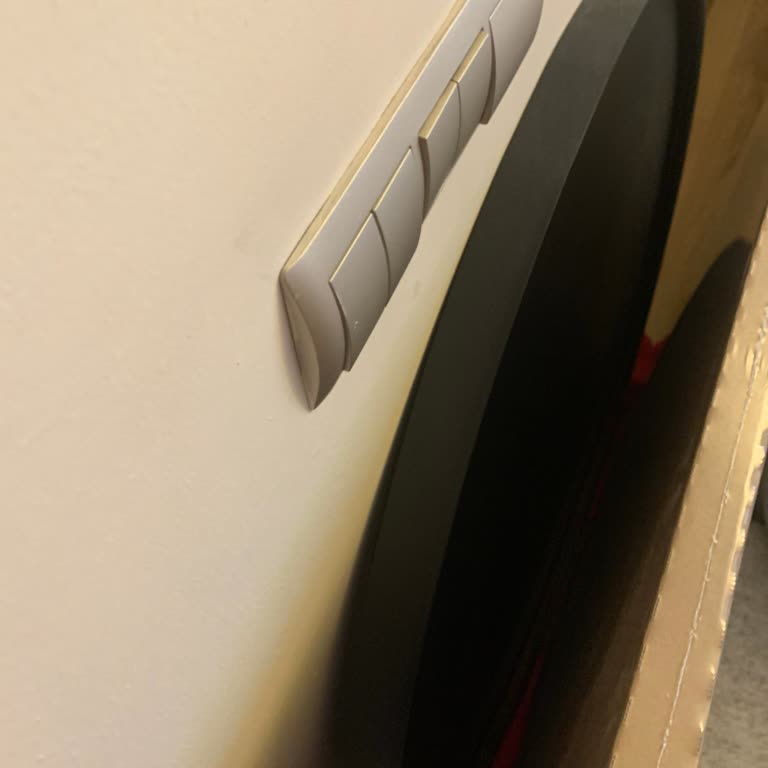 Divanev Şubesinde Orta Sehpa Ayakları Eksik, 2 Aylık Gecikme Sonrası Çözüm Talebi