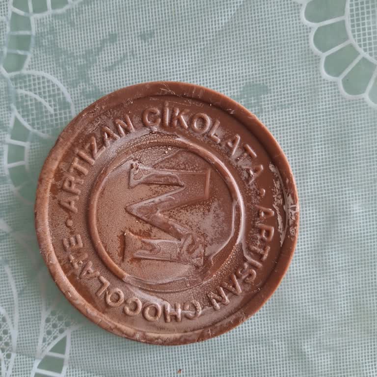 Migros’ten Bayat Ve Lekeli Çikolata Şikayeti