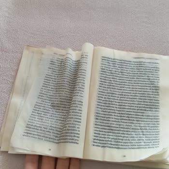 Yanlış Adrese Bırakılan Kitap Çatıya Atıldı, Su Geçirdi