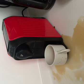 Caffissimo Easy Kahve Makinesi Kahveyi Dışarı Akıtıyor: Garanti Kapsamında Onarım İstemi