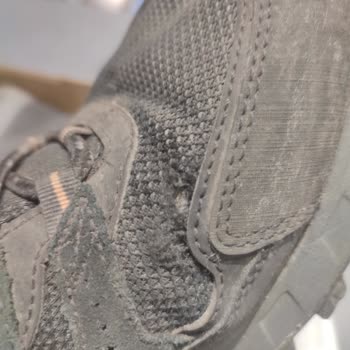 10 Bin TL'lik Columbia Botlarda 2 Ayda Açılma, Mağaza Ürün Hatasını Red Ediyor