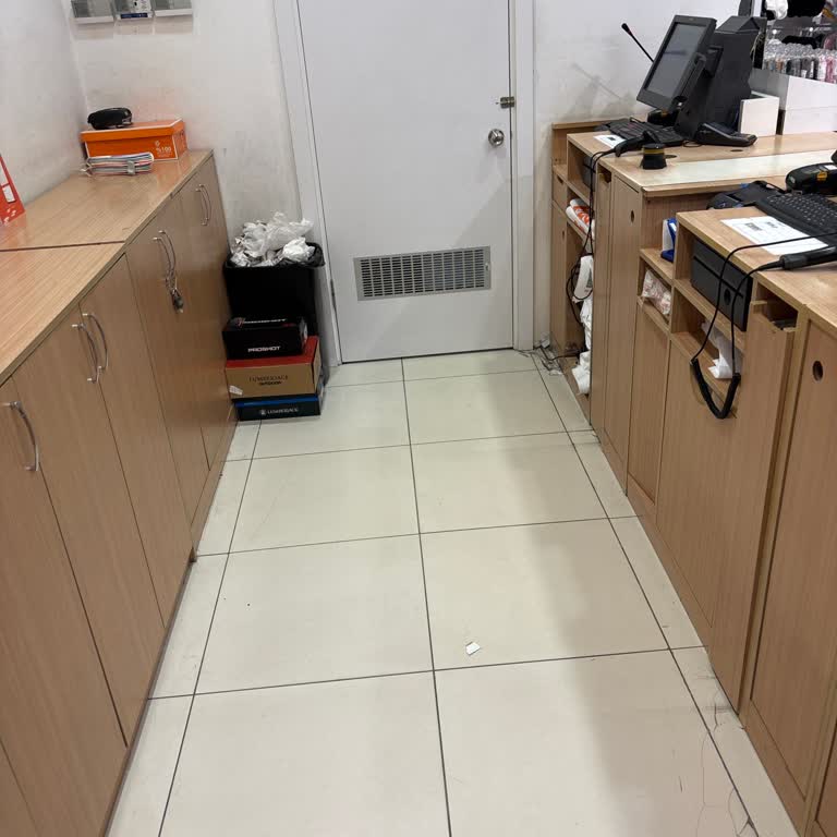 Kasiyerlerin Ayakta Çalışma Sorunu Ve Oturma Çözümü