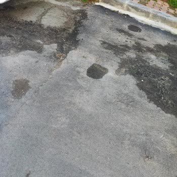 Muratpaşa Çaybaşı Mahallesi'nde Tekrarlayan Su Kaçakları Günlük Yaşamı Boğuyor