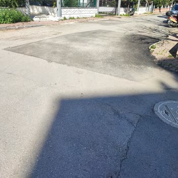 Muratpaşa Çaybaşı Mahallesi'nde Tekrarlayan Su Kaçakları Günlük Yaşamı Boğuyor