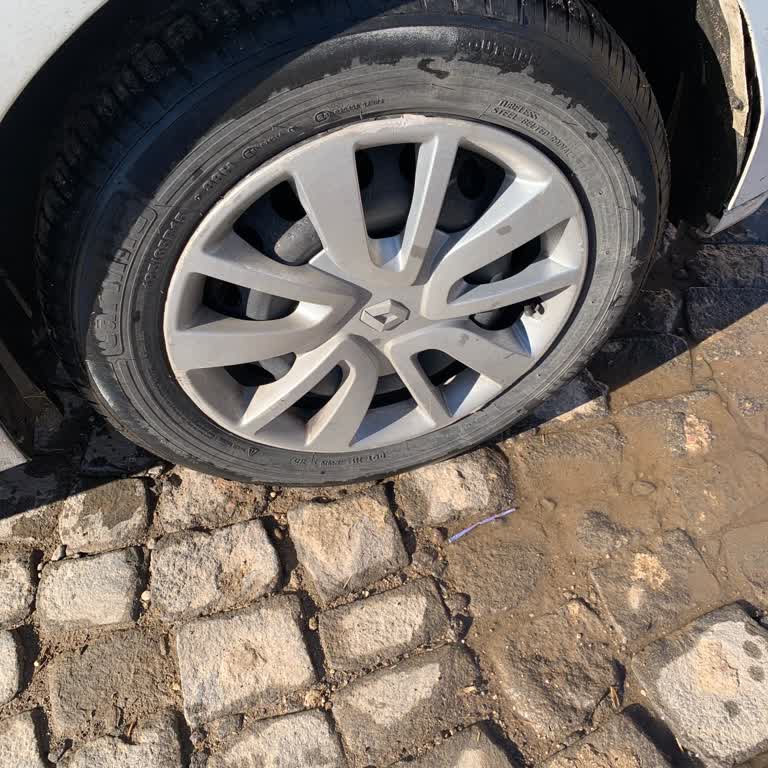 Goldcar, vehículo con neumáticos de verano en invierno, exijo solución