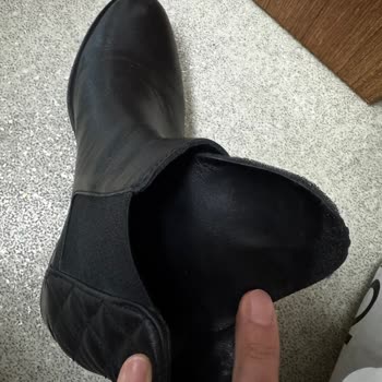 Derimod Botlarda Ayıplı Tabanlık Ve Sıkma Sorunları 6 Aylık Süre Dolduğu İddiasıyla Çözüm Sunulmuyor