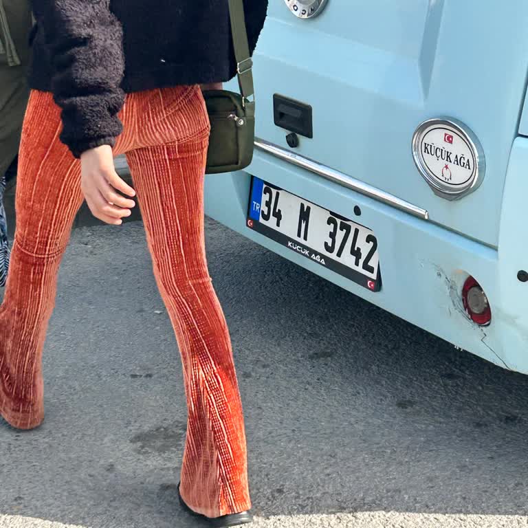 Durakta Bekleyen Yolcuyu Boş Minibüste Almayan Şoföre İdari İşlem Talebi