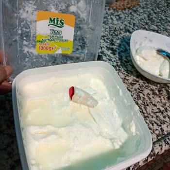 Yoğurttan Eldiven Parmağı Çıktı: Hijyen İhlali Ve Tazminat Talebi