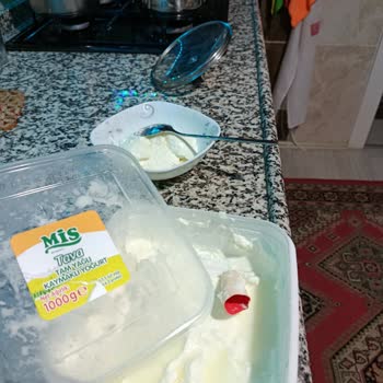 Yoğurttan Eldiven Parmağı Çıktı: Hijyen İhlali Ve Tazminat Talebi